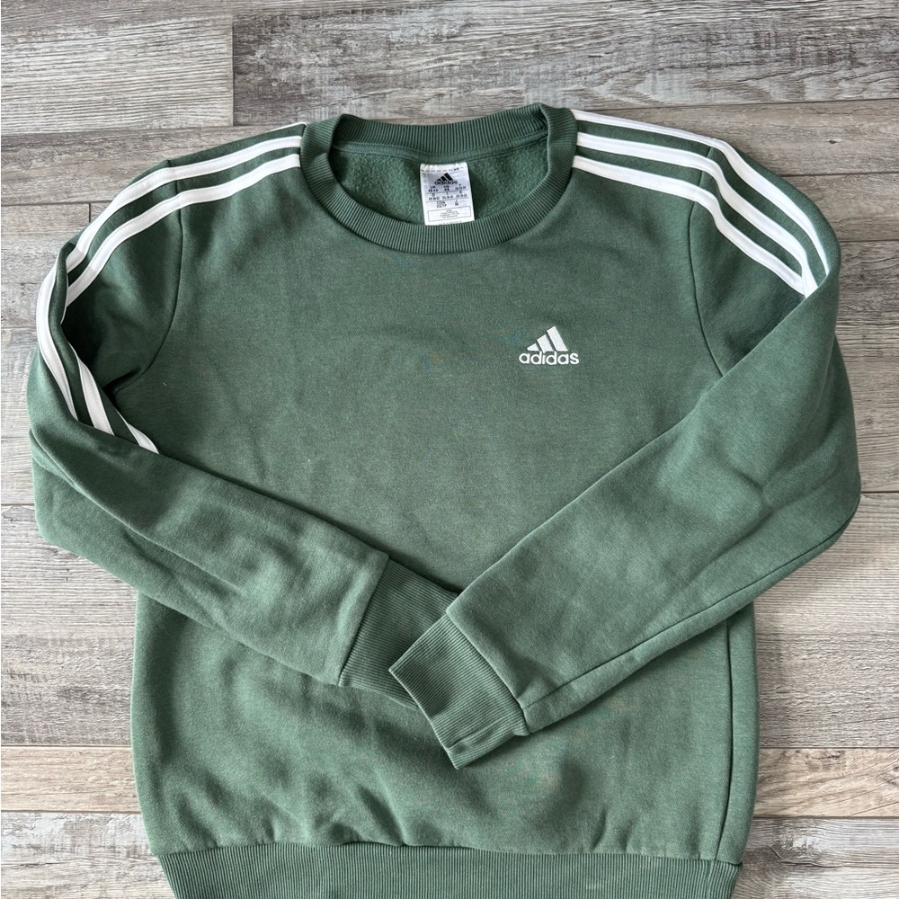 Adidas women’s sweatshirt